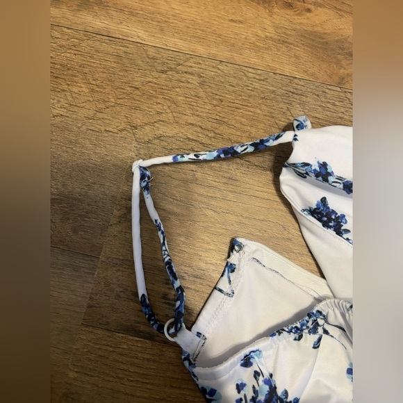 Venus Floral Off-Shoulder Jumpsuit - Picture 12 of 14